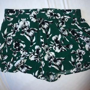 Kelly Green floral shorts